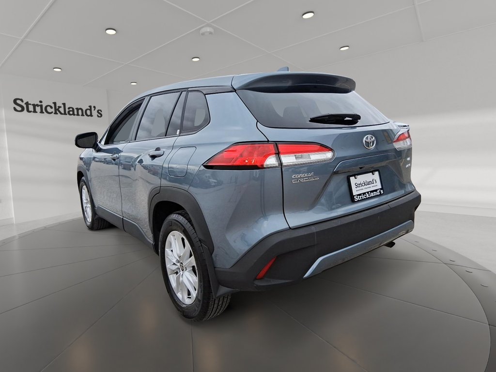 2024 Toyota Corolla Cross LE AWD in Stratford, Ontario - 4 - w1024h768px