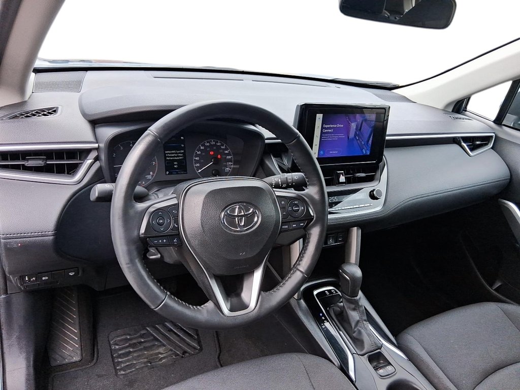 2024 Toyota Corolla Cross LE AWD in Stratford, Ontario - 10 - w1024h768px