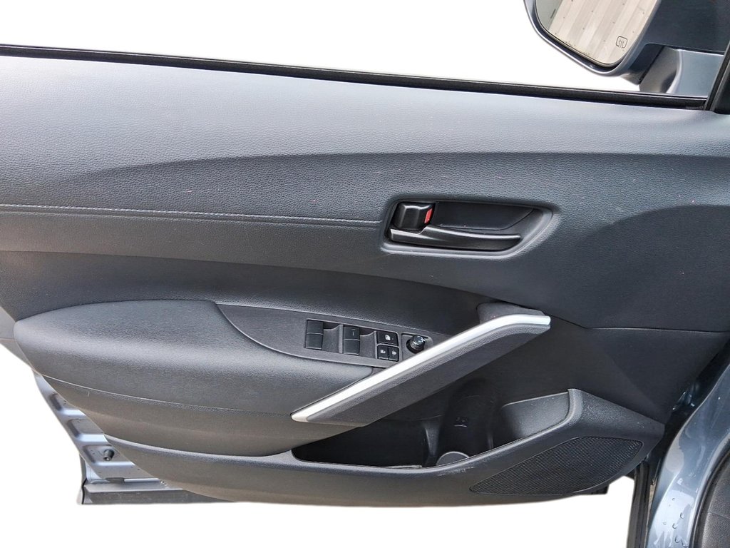 2024 Toyota Corolla Cross LE AWD in Stratford, Ontario - 11 - w1024h768px