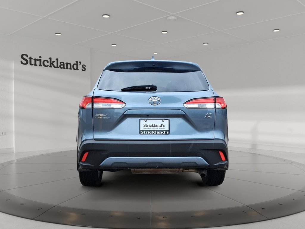 2024 Toyota Corolla Cross LE AWD in Stratford, Ontario - 3 - w1024h768px