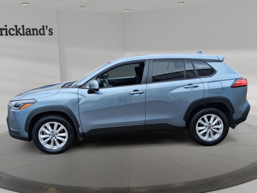 2024 Toyota Corolla Cross LE AWD in Stratford, Ontario - 5 - w1024h768px