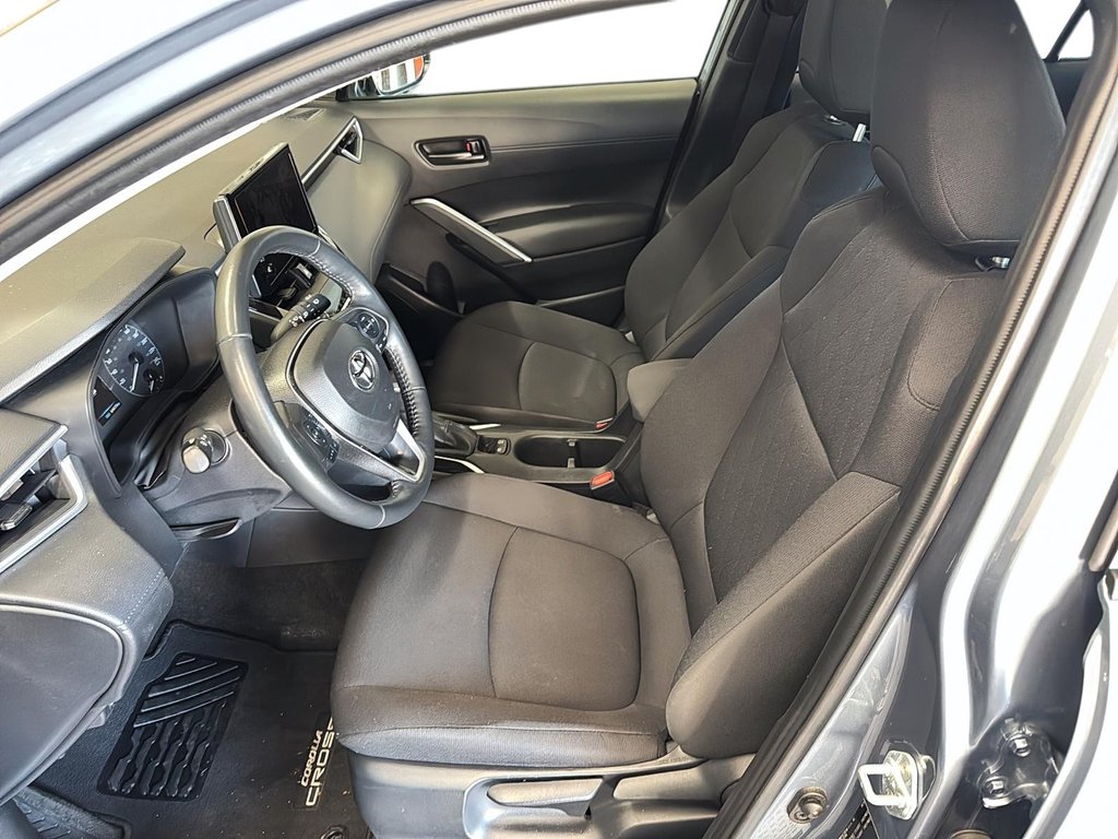 2024 Toyota Corolla Cross LE AWD in Stratford, Ontario - 7 - w1024h768px