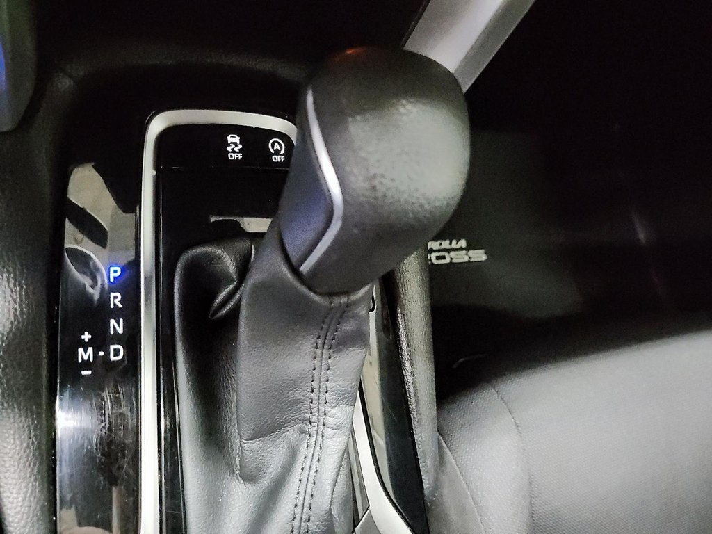 2024 Toyota Corolla Cross LE AWD in Stratford, Ontario - 14 - w1024h768px