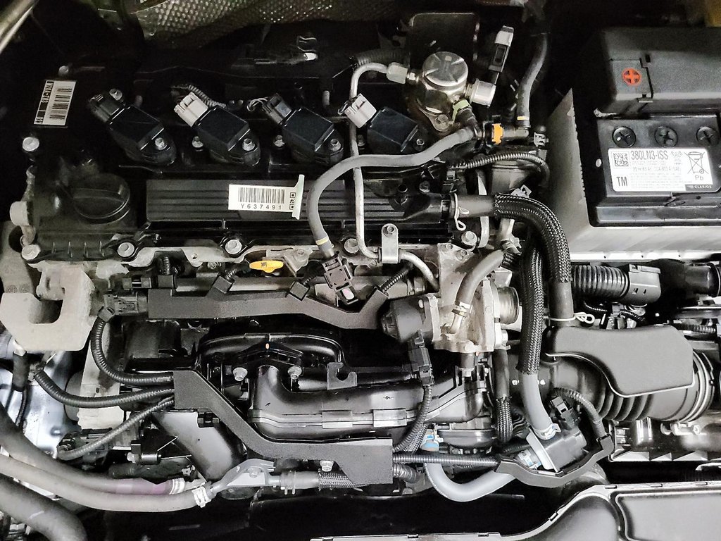 2024 Toyota Corolla Cross LE AWD in Stratford, Ontario - 7 - w1024h768px