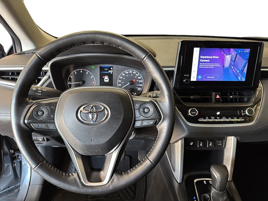 2024 Toyota Corolla Cross LE AWD in Stratford, Ontario - 12 - w1024h768px