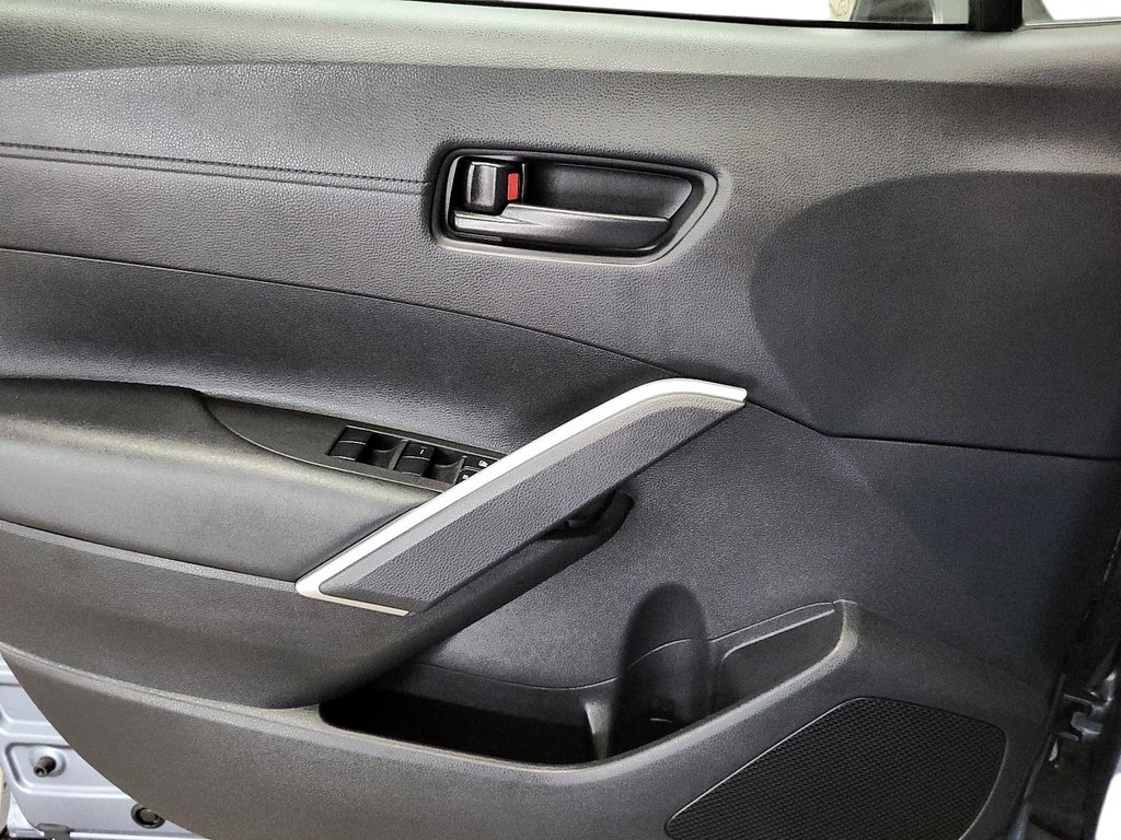 2024 Toyota Corolla Cross LE AWD in Stratford, Ontario - 10 - w1024h768px