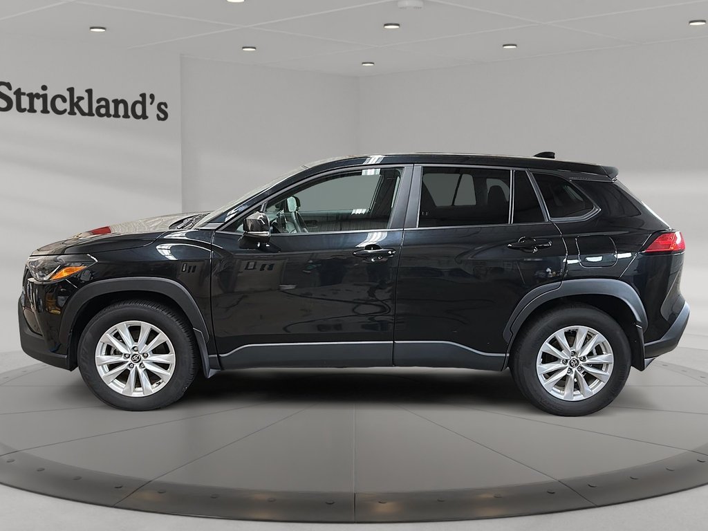 2024 Toyota Corolla Cross LE AWD in Stratford, Ontario - 5 - w1024h768px