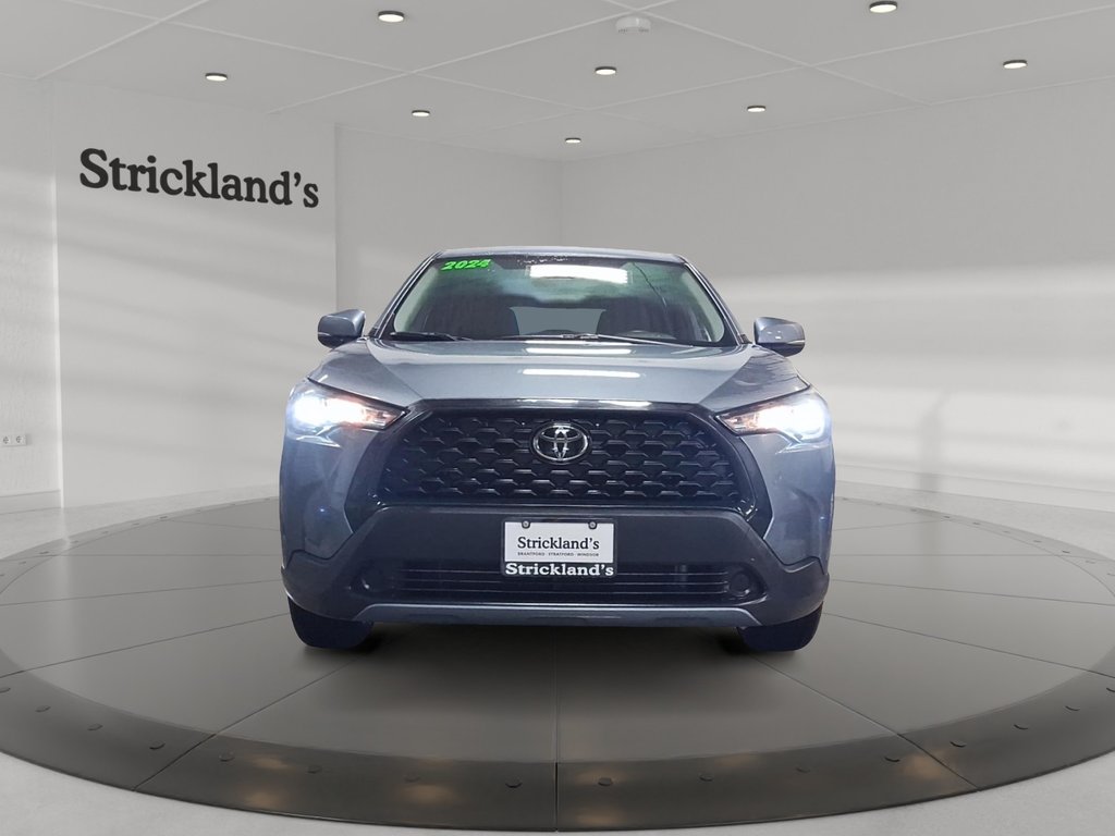 2024 Toyota Corolla Cross LE AWD in Stratford, Ontario - 2 - w1024h768px
