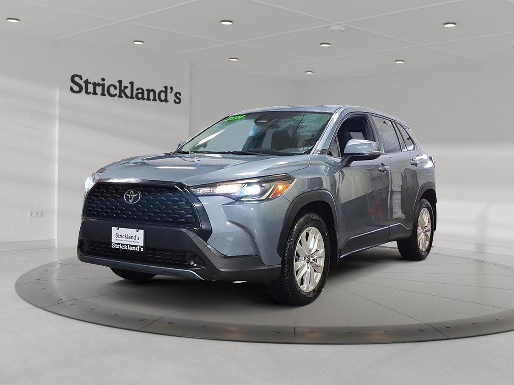 2024 Toyota Corolla Cross LE AWD in Stratford, Ontario - 1 - w1024h768px