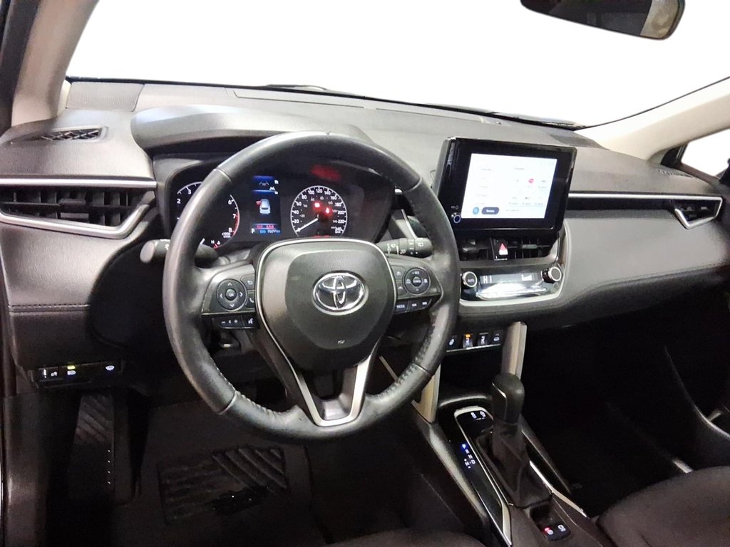 2024 Toyota Corolla Cross LE AWD in Stratford, Ontario - 10 - w1024h768px