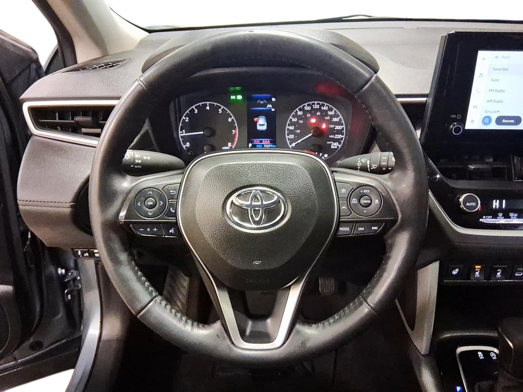 2024 Toyota Corolla Cross LE AWD in Stratford, Ontario - 12 - w1024h768px