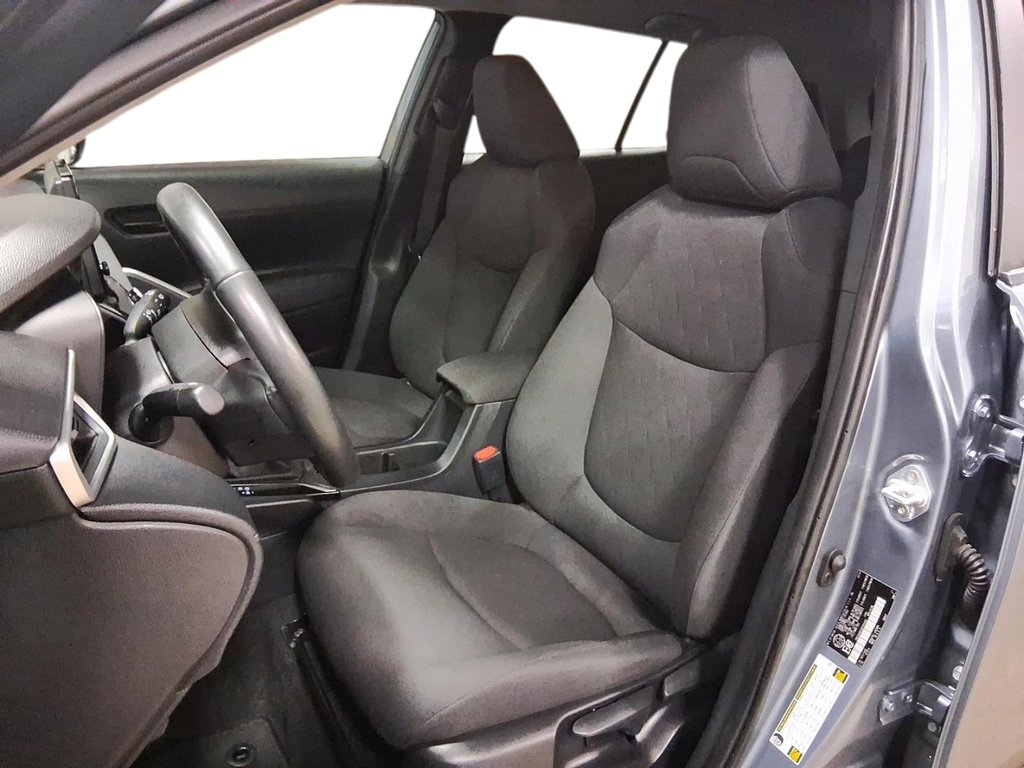 2024 Toyota Corolla Cross LE AWD in Stratford, Ontario - 8 - w1024h768px
