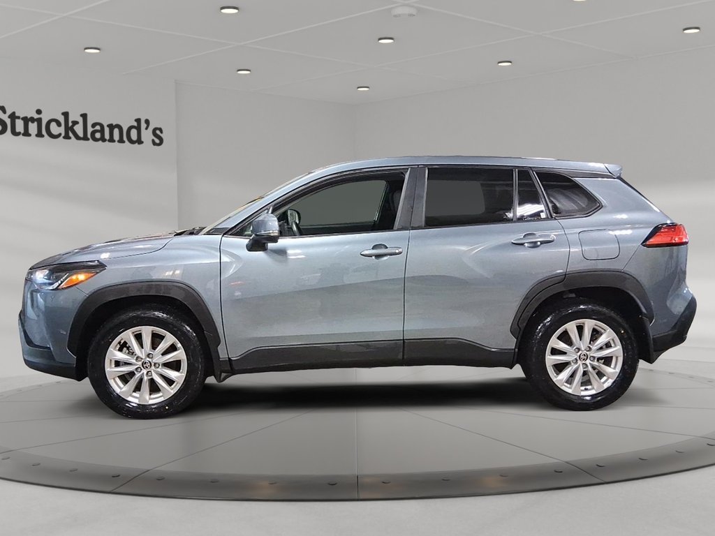 2024 Toyota Corolla Cross LE AWD in Stratford, Ontario - 5 - w1024h768px