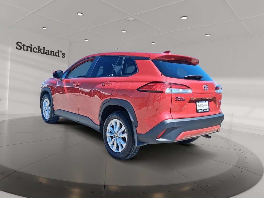 2024 Toyota Corolla Cross LE AWD in Stratford, Ontario - 4 - w1024h768px