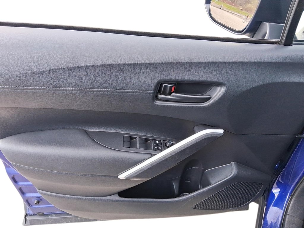 2025 Toyota Corolla Cross LE AWD in Stratford, Ontario - 11 - w1024h768px