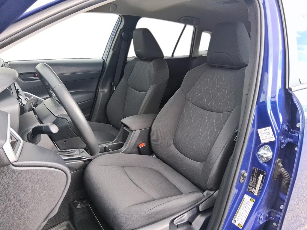 2025 Toyota Corolla Cross LE AWD in Stratford, Ontario - 8 - w1024h768px