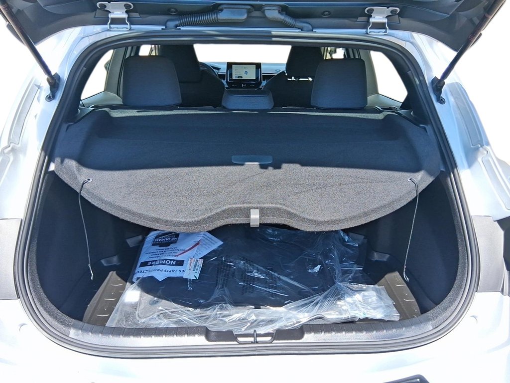 2026 Toyota Corolla Hatchback CVT in Stratford, Ontario - 7 - w1024h768px