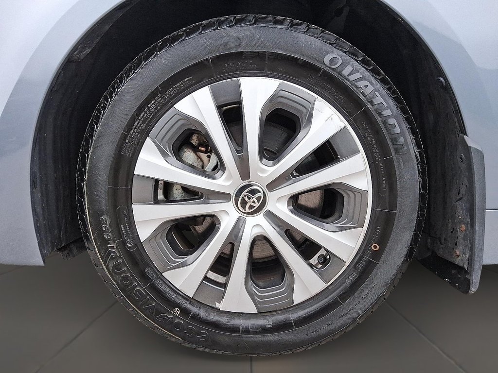 2024 Toyota Corolla Hybrid LE in Stratford, Ontario - 7 - w1024h768px