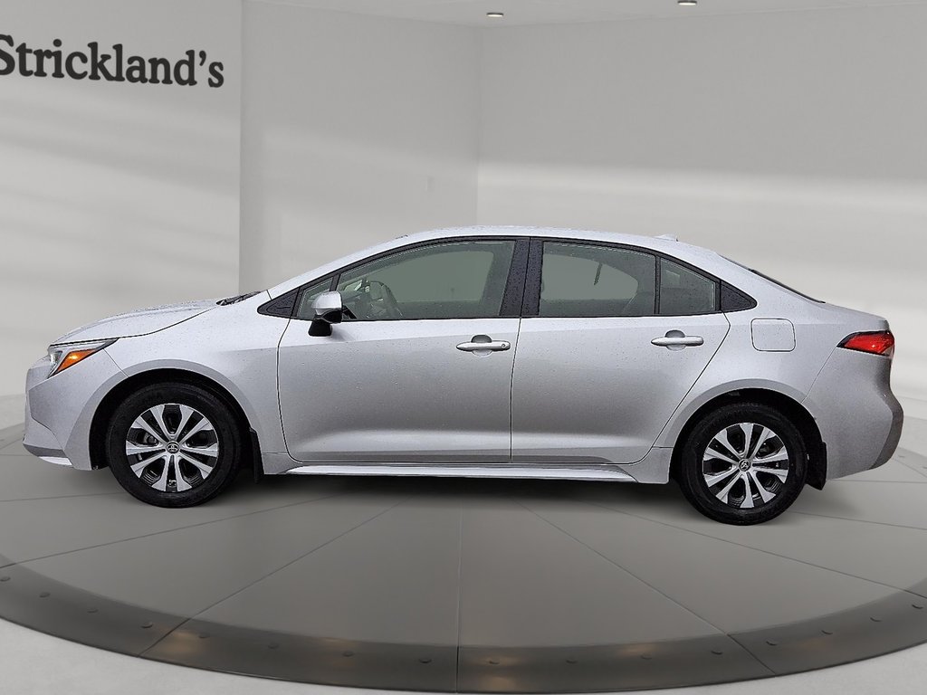 2024 Toyota Corolla Hybrid LE in Stratford, Ontario - 5 - w1024h768px