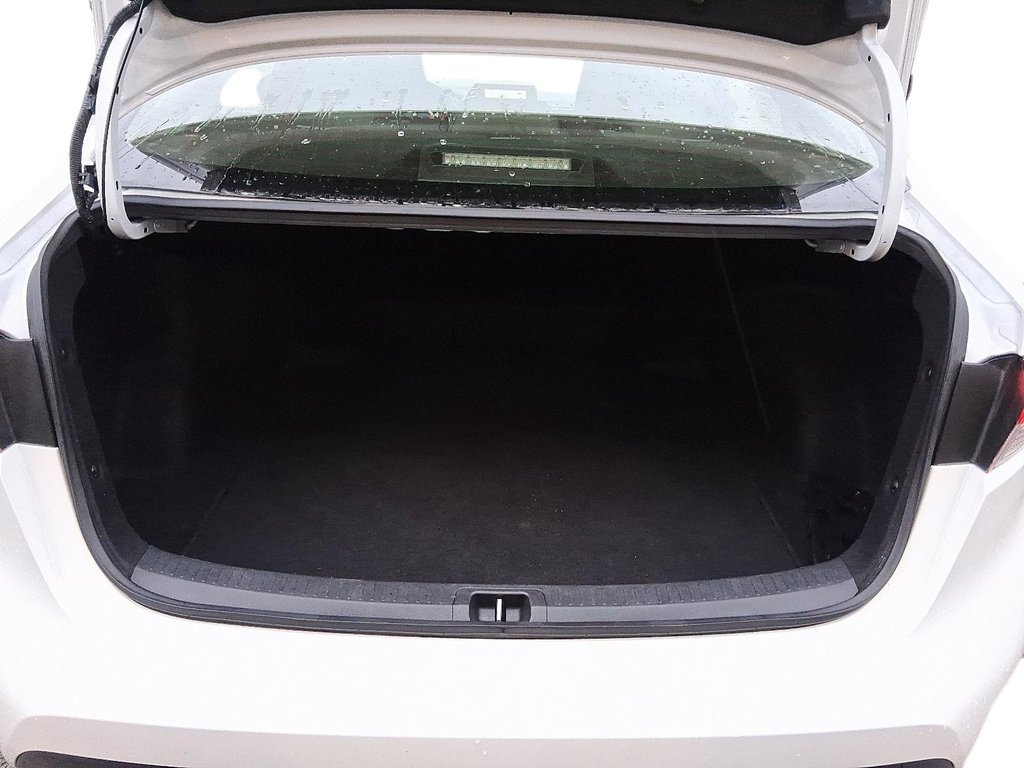 2024 Toyota Corolla Hybrid LE in Stratford, Ontario - 6 - w1024h768px