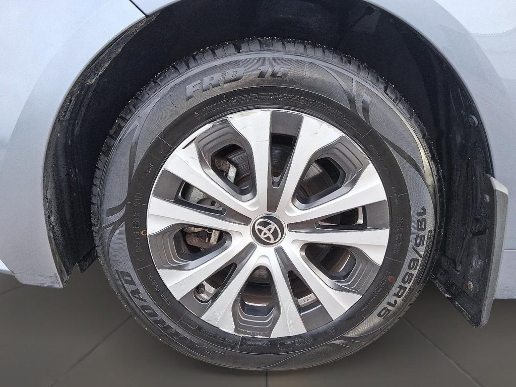 2024 Toyota Corolla Hybrid LE in Stratford, Ontario - 7 - w1024h768px