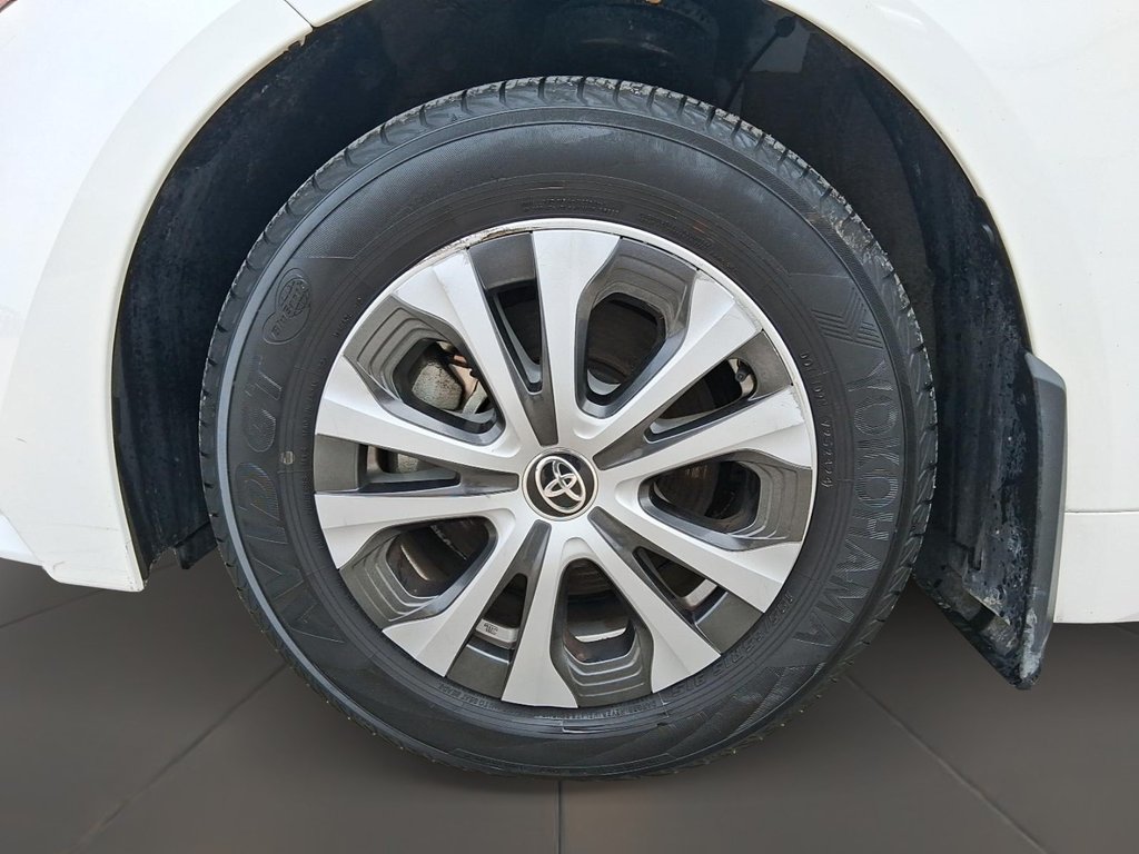 2024 Toyota Corolla Hybrid LE in Stratford, Ontario - 7 - w1024h768px