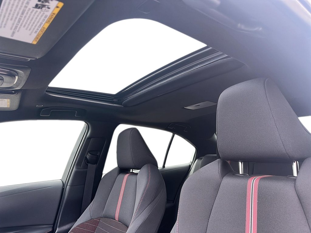 2025 Toyota COROLLA HYBRID SE AWD in Stratford, Ontario - 15 - w1024h768px