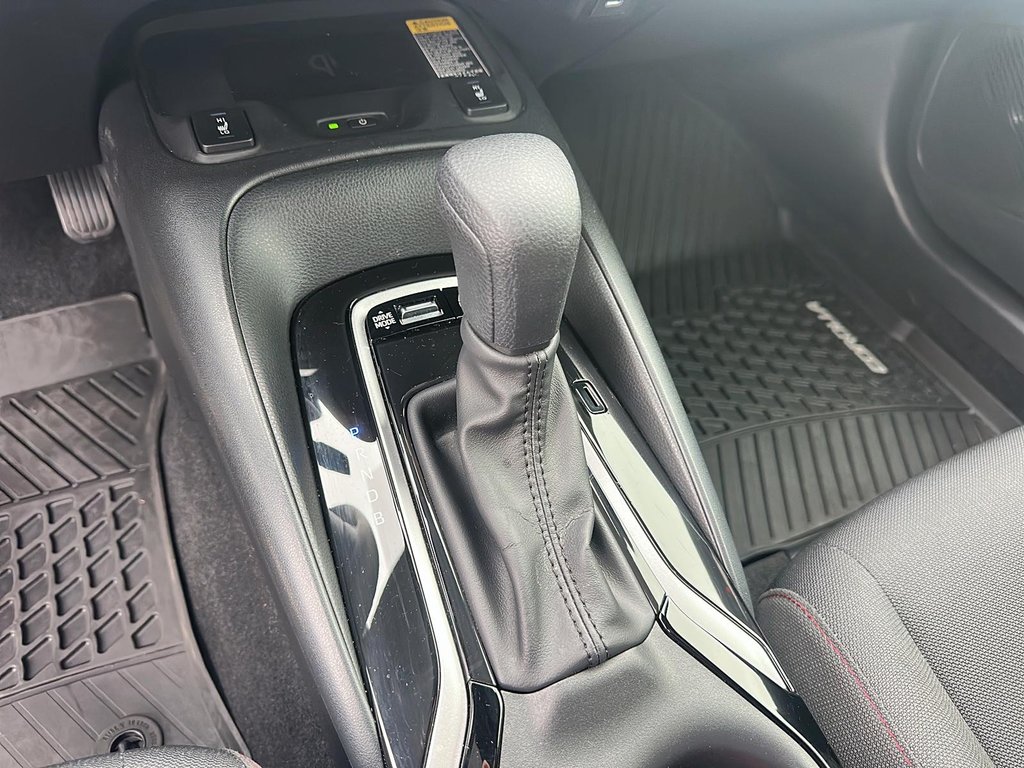 2025 Toyota COROLLA HYBRID SE AWD in Stratford, Ontario - 14 - w1024h768px