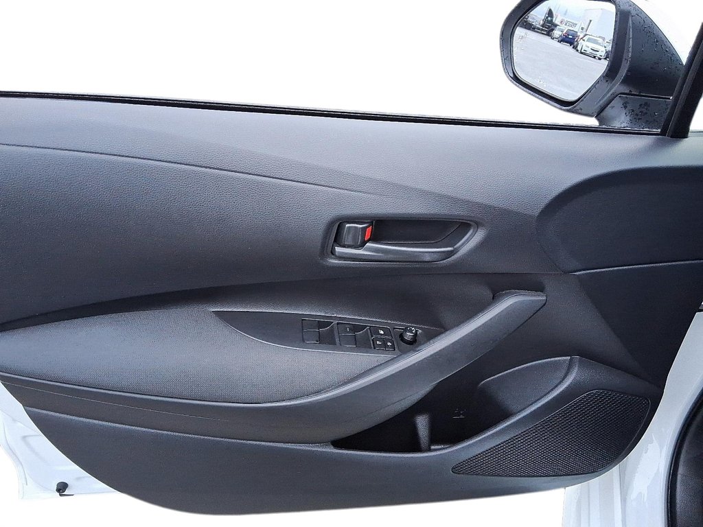 2025 Toyota Corolla Hybrid LE in Stratford, Ontario - 11 - w1024h768px