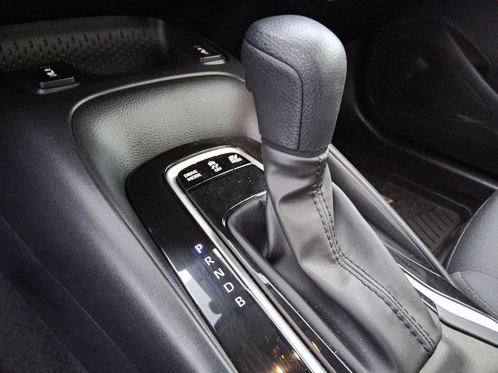 2025 Toyota Corolla Hybrid LE in Stratford, Ontario - 16 - w1024h768px