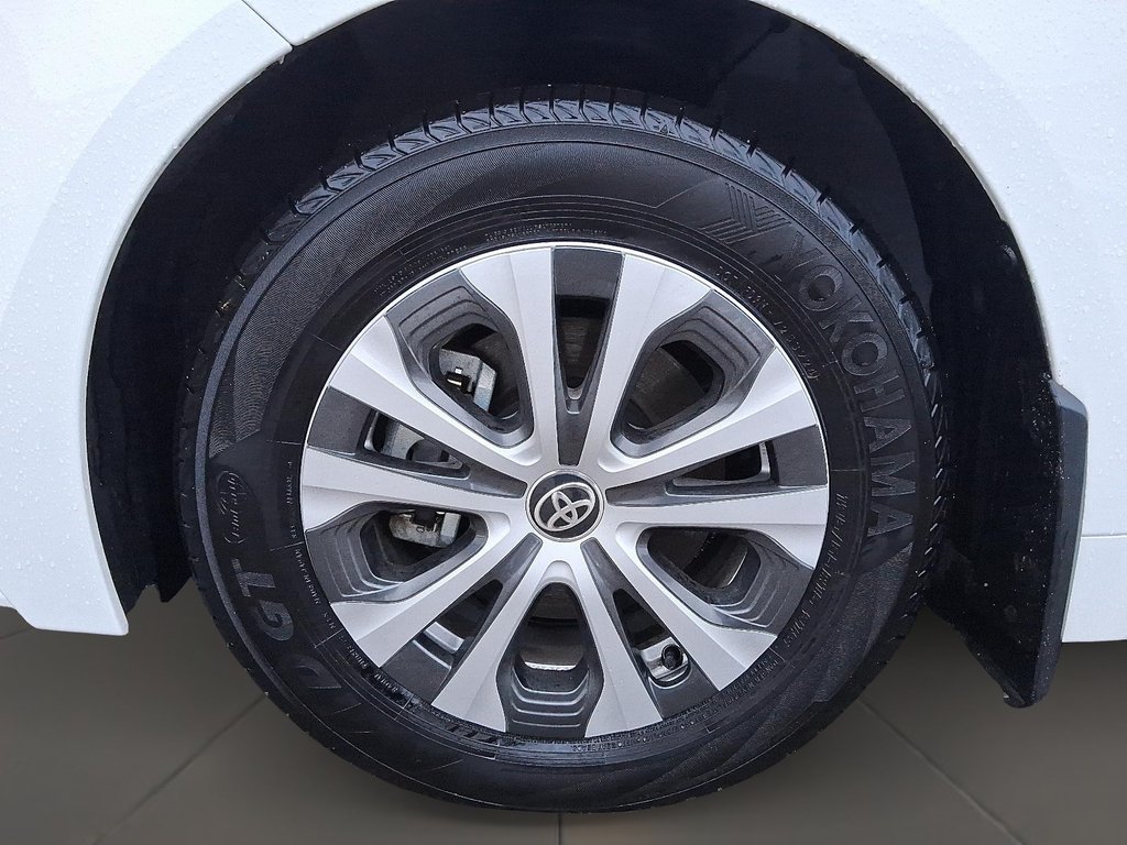 2025 Toyota Corolla Hybrid LE in Stratford, Ontario - 7 - w1024h768px