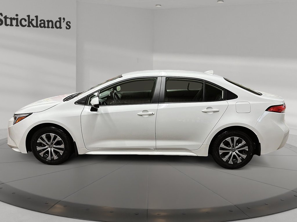 2025 Toyota Corolla Hybrid LE in Stratford, Ontario - 5 - w1024h768px