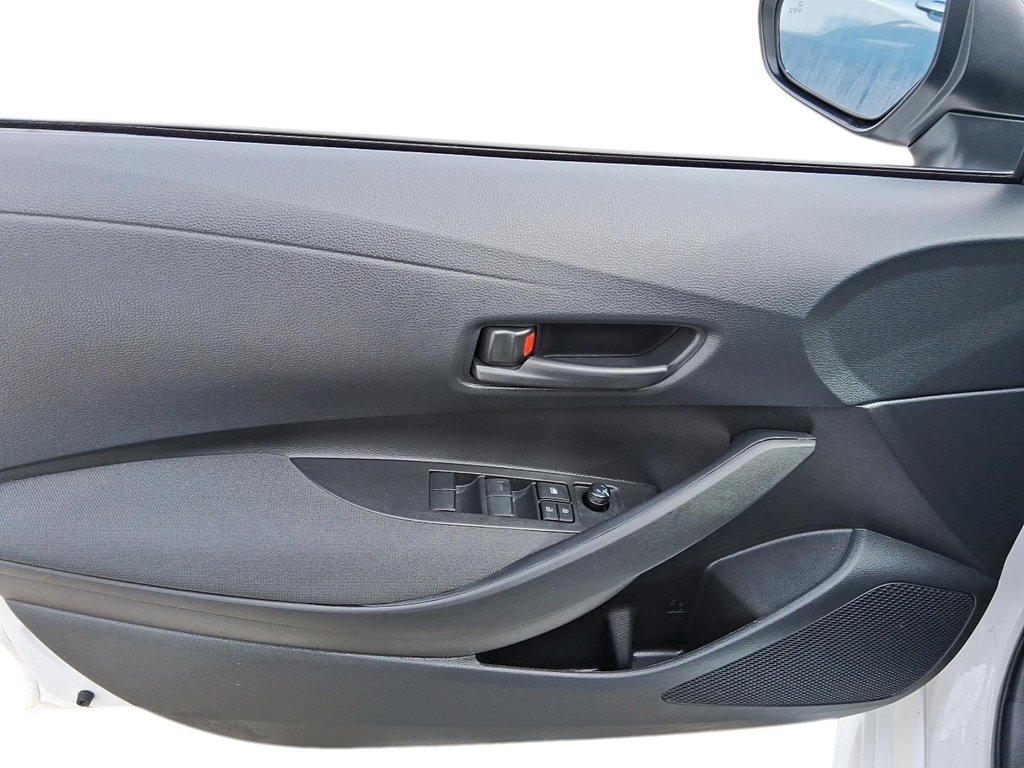 2025 Toyota Corolla Hybrid LE AWD in Stratford, Ontario - 11 - w1024h768px