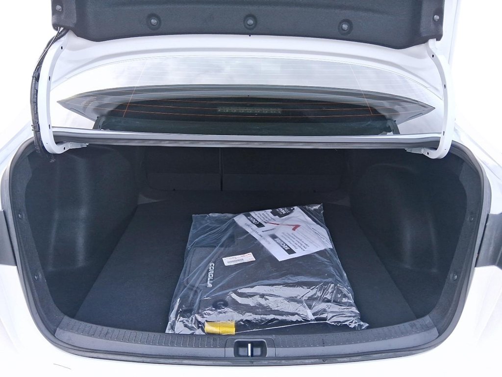 2025 Toyota Corolla Hybrid LE AWD in Stratford, Ontario - 6 - w1024h768px