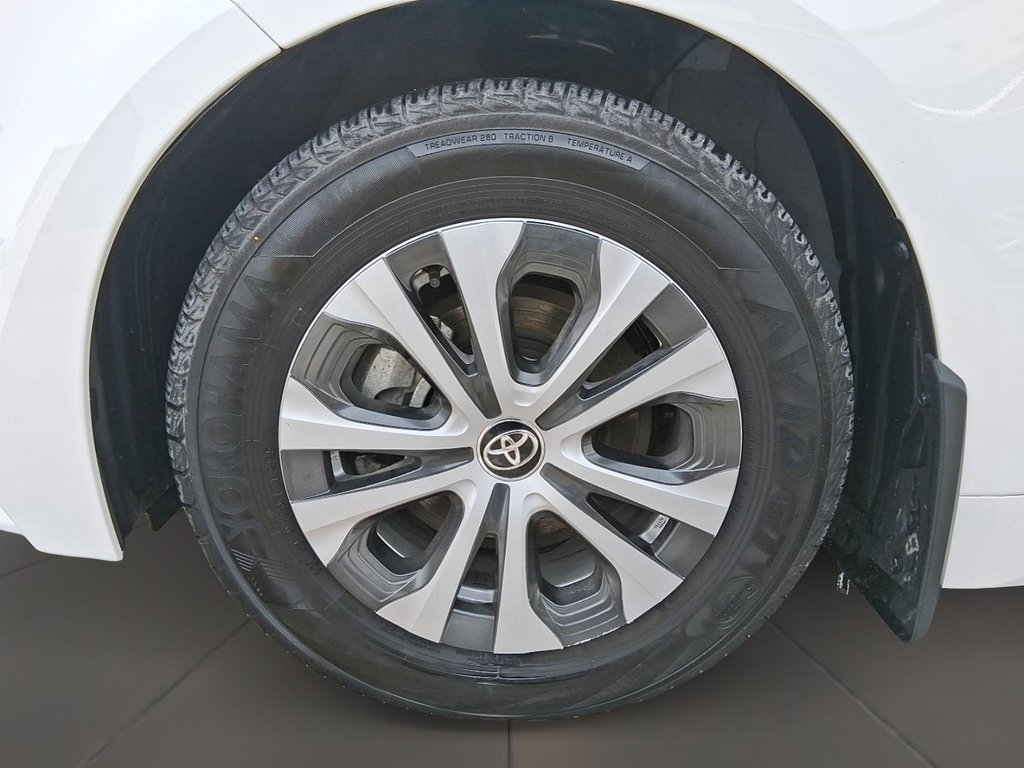 2025 Toyota Corolla Hybrid LE AWD in Stratford, Ontario - 7 - w1024h768px