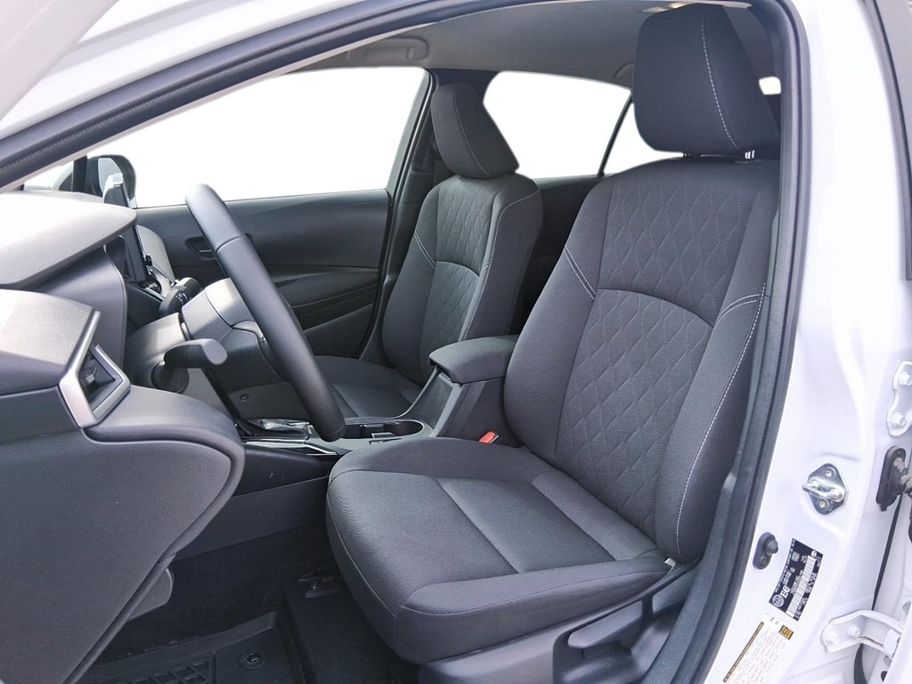 2025 Toyota Corolla Hybrid LE AWD in Stratford, Ontario - 8 - w1024h768px