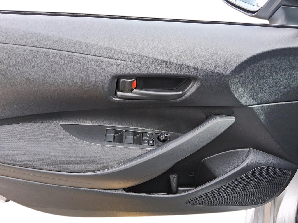 2025 Toyota Corolla Hybrid LE in Stratford, Ontario - 11 - w1024h768px