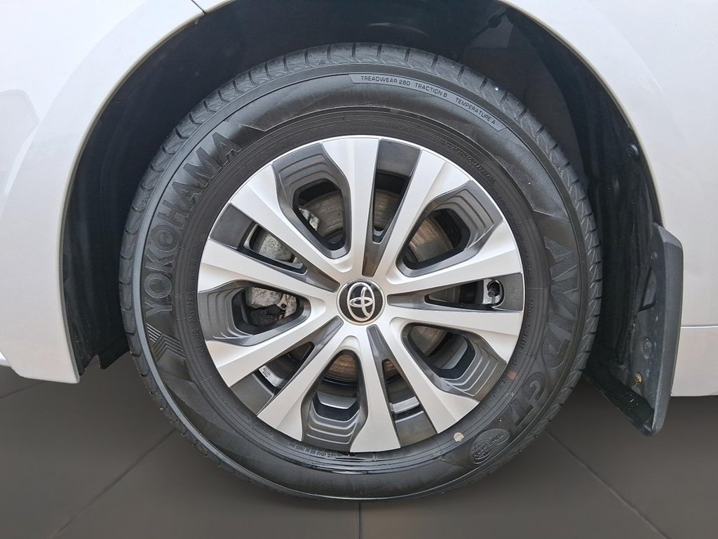 2025 Toyota Corolla Hybrid LE in Stratford, Ontario - 7 - w1024h768px