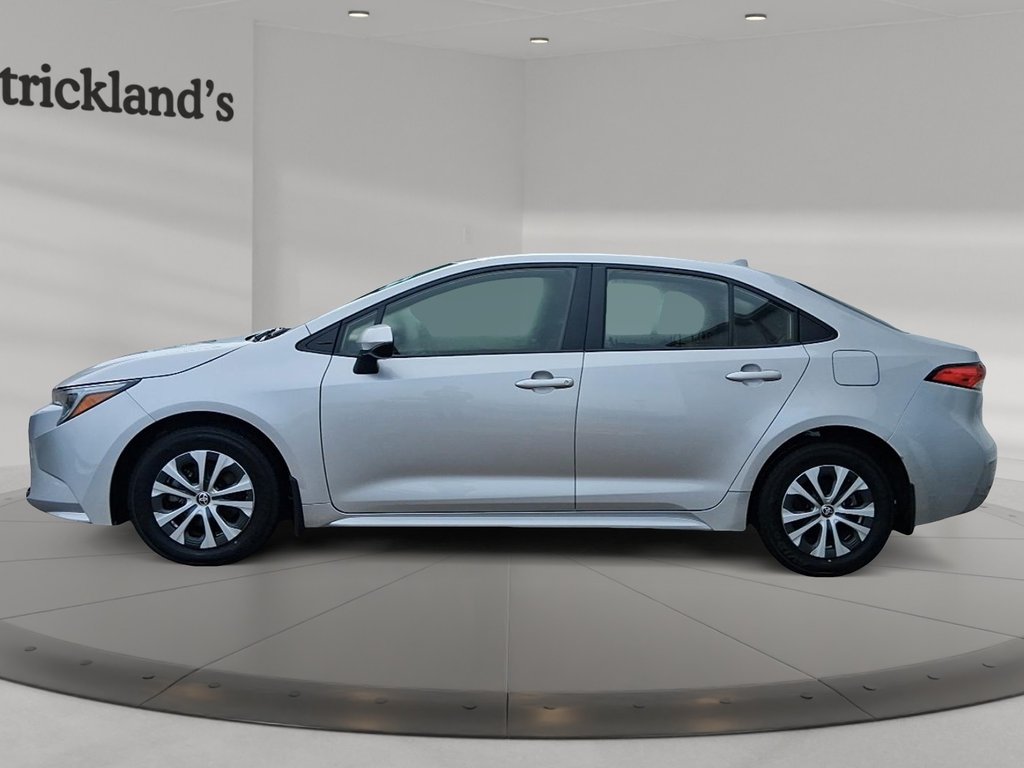 2025 Toyota Corolla Hybrid LE in Stratford, Ontario - 5 - w1024h768px