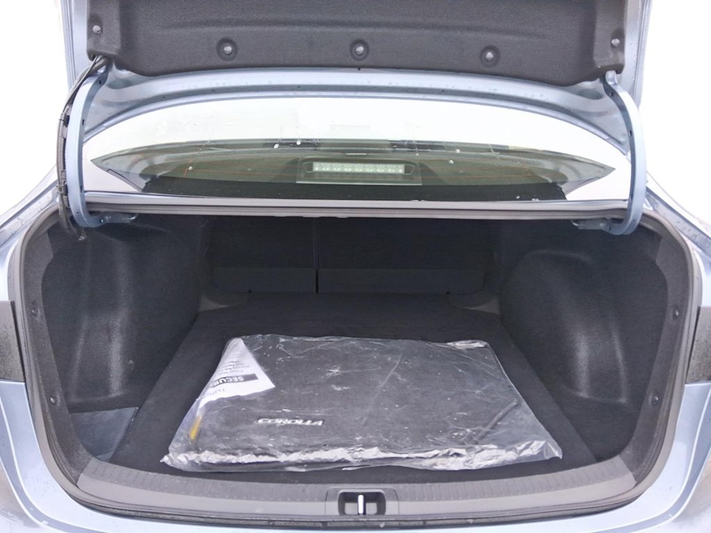 2025 Toyota Corolla Hybrid LE AWD in Stratford, Ontario - 6 - w1024h768px