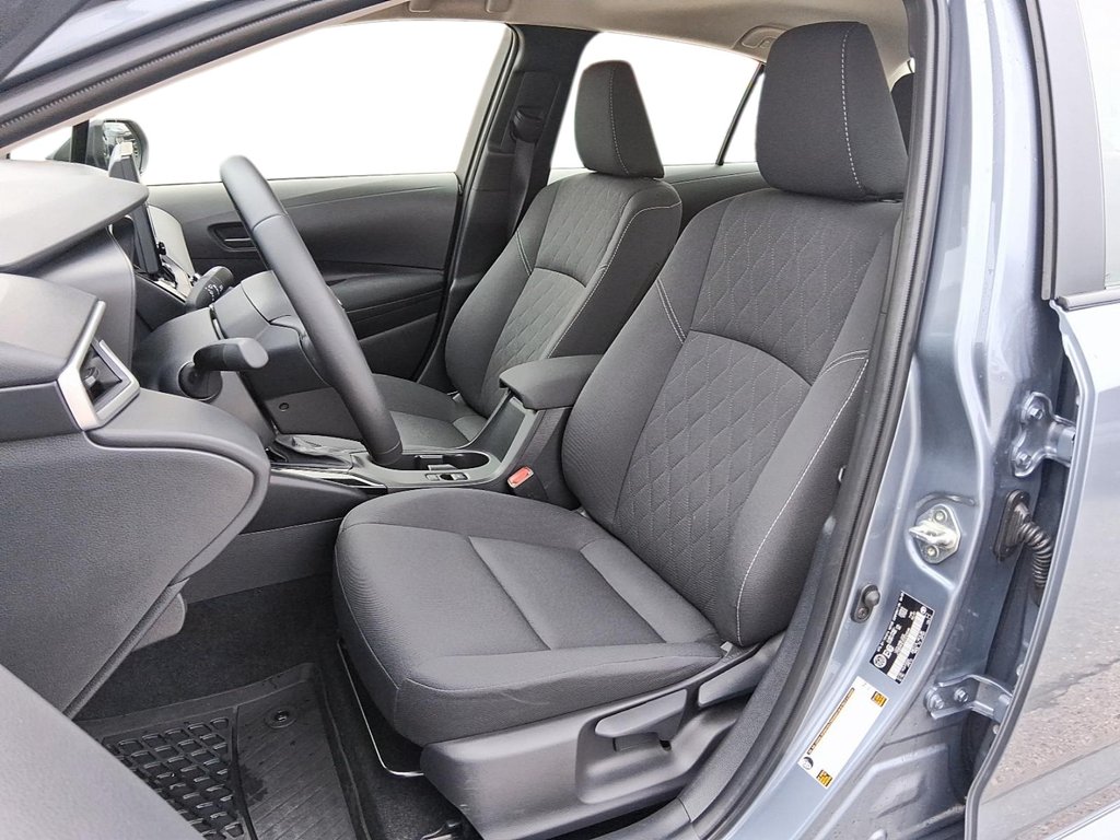 2025 Toyota Corolla Hybrid LE AWD in Stratford, Ontario - 8 - w1024h768px