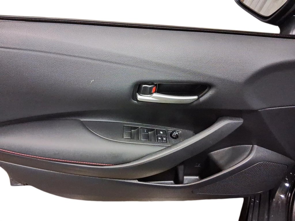 2025 Toyota Corolla Hybrid SE AWD in Stratford, Ontario - 11 - w1024h768px