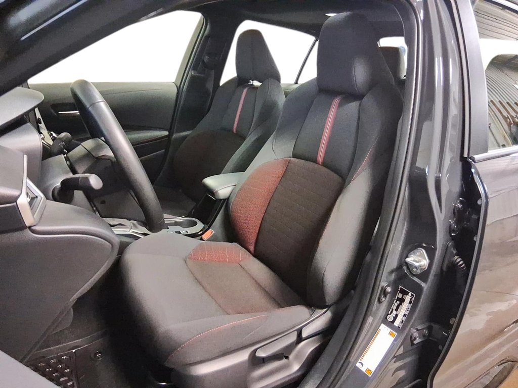 2025 Toyota Corolla Hybrid SE AWD in Stratford, Ontario - 8 - w1024h768px