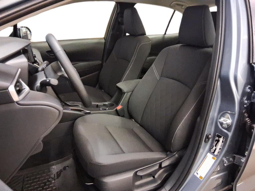 2026 Toyota Corolla Hybrid LE AWD in Stratford, Ontario - 8 - w1024h768px