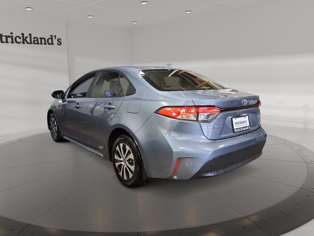 2026 Toyota Corolla Hybrid LE AWD in Stratford, Ontario - 4 - w1024h768px