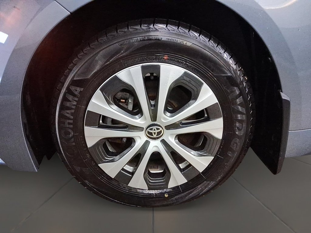 2026 Toyota Corolla Hybrid LE AWD in Stratford, Ontario - 7 - w1024h768px