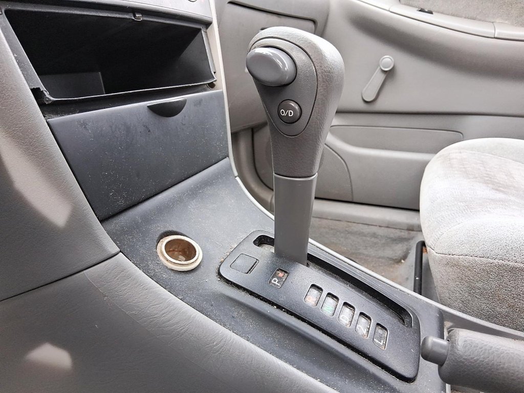 2004 Toyota Corolla 4-door Sedan CE 4A in Stratford, Ontario - 16 - w1024h768px