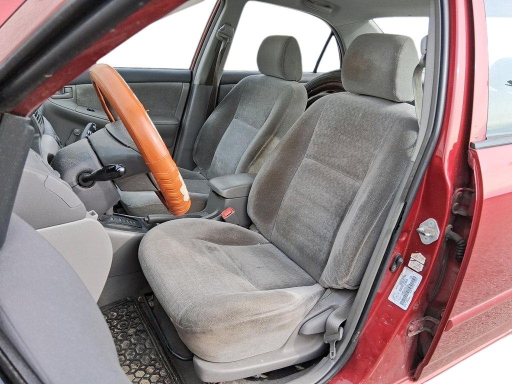 2004 Toyota Corolla 4-door Sedan CE 4A in Stratford, Ontario - 8 - w1024h768px