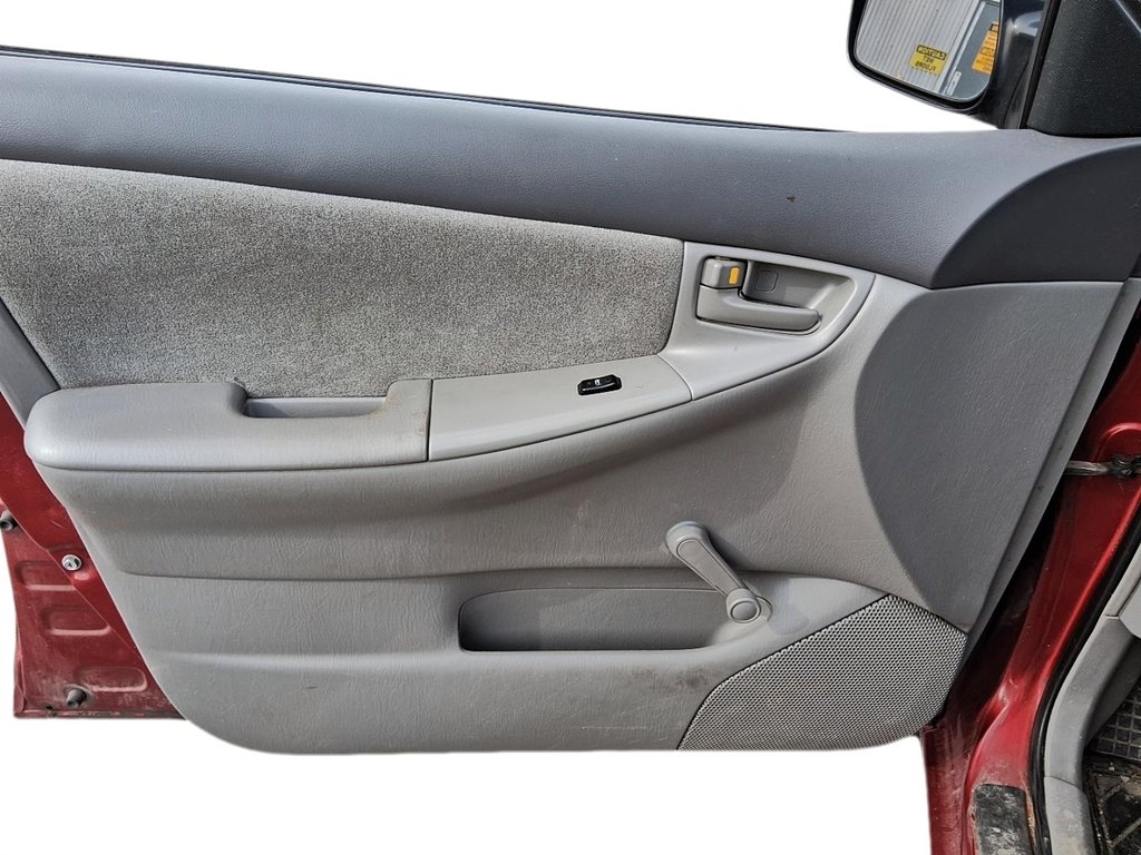 2004 Toyota Corolla 4-door Sedan CE 4A in Stratford, Ontario - 11 - w1024h768px