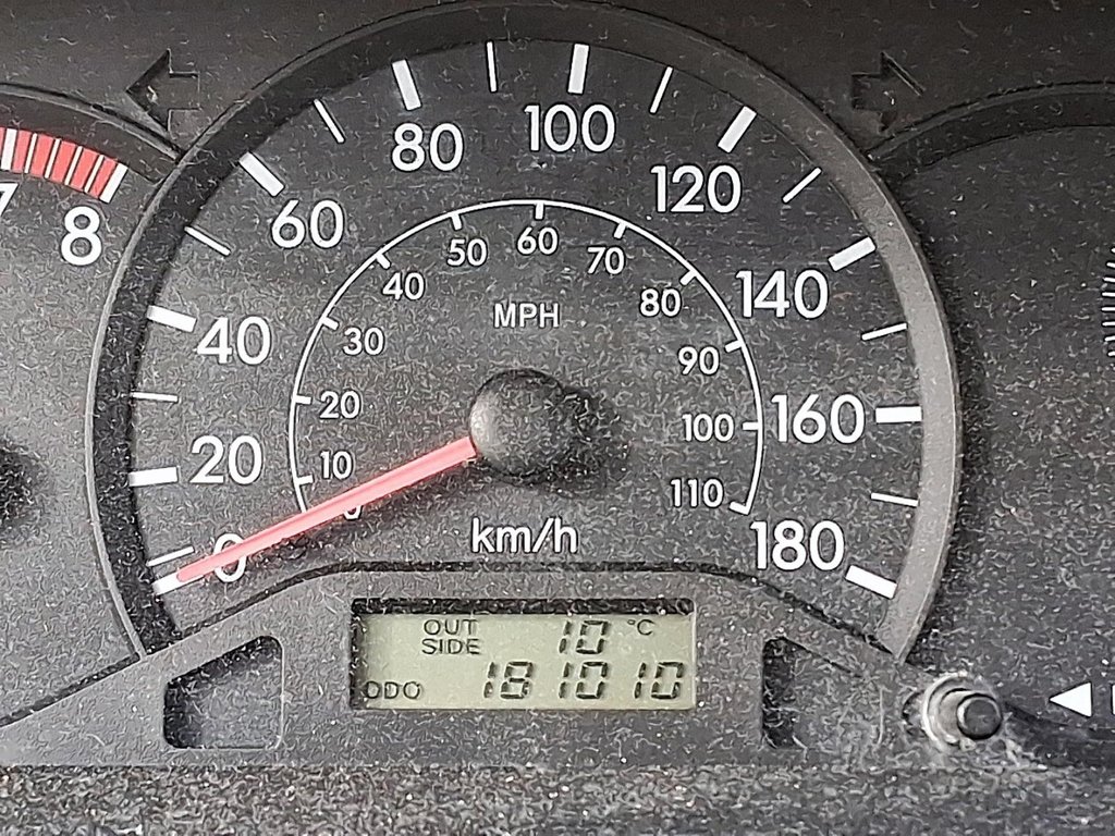 2004 Toyota Corolla 4-door Sedan CE 4A in Stratford, Ontario - 13 - w1024h768px